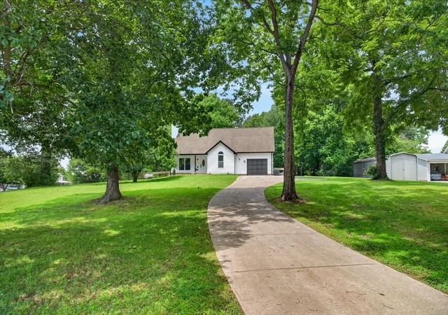 Homes for sale in Clarksville, TN | 380 Martin Rd, Clarksville, TN 37042 | MLS# 3242576
