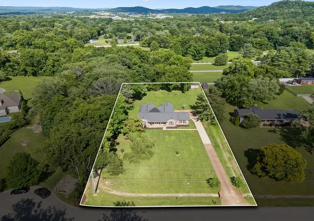 Photo 1 of Single family home for sale at 106 Azalea Ln, Franklin, TN 37064 | MLS# 3239784 | Listing updated on 2026-09-29