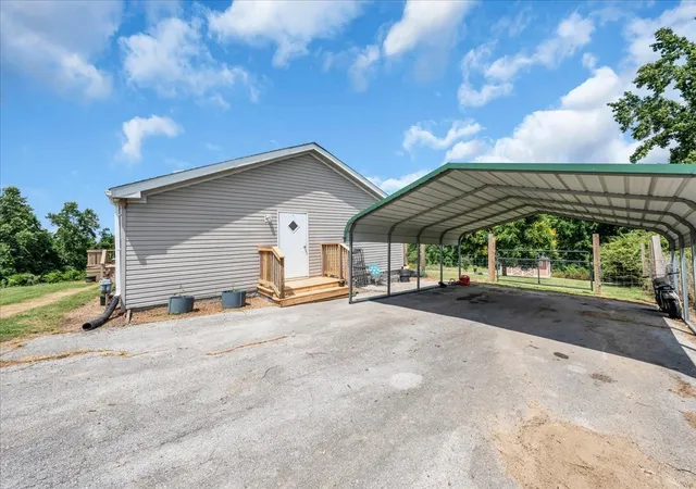 Homes for sale in Red Boiling Springs, TN | 2657 Oak Grove Rd, Red Boiling Springs, TN 37150 | MLS# 3239750