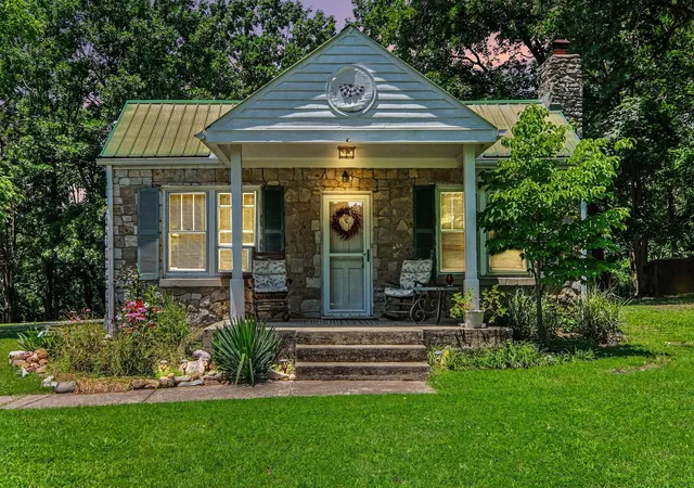 Photo 1 of Single family home for sale at 1018 S Graycroft Ave, Madison, TN 37115 | MLS# 3239738 | Listing updated on 2026-08-19