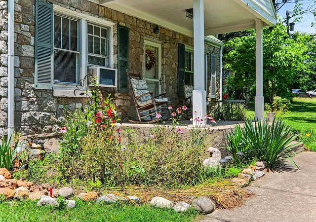 Photo 2 of Single family home for sale at 1018 S Graycroft Ave, Madison, TN 37115 | MLS# 3239738 | Listing updated on 2026-08-19