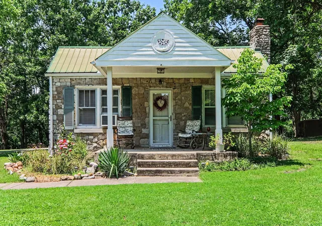Photo 3 of Single family home for sale at 1018 S Graycroft Ave, Madison, TN 37115 | MLS# 3239738 | Listing updated on 2026-08-19