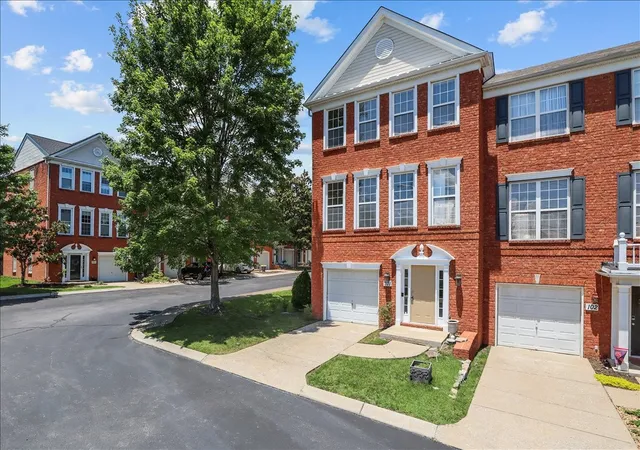Homes for sale in Nashville, TN | 7252 Hwy 70 S #101, Nashville, TN 37221 | MLS# 3239852
