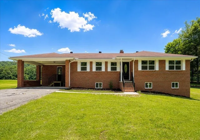 Homes for sale in Decatur, TN | 858 N Main Street, Decatur, TN 37322 | MLS# 3239775