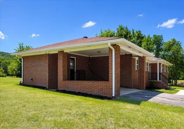 Homes for sale in Decatur, TN | 858 N Main Street, Decatur, TN 37322 | MLS# 3239775