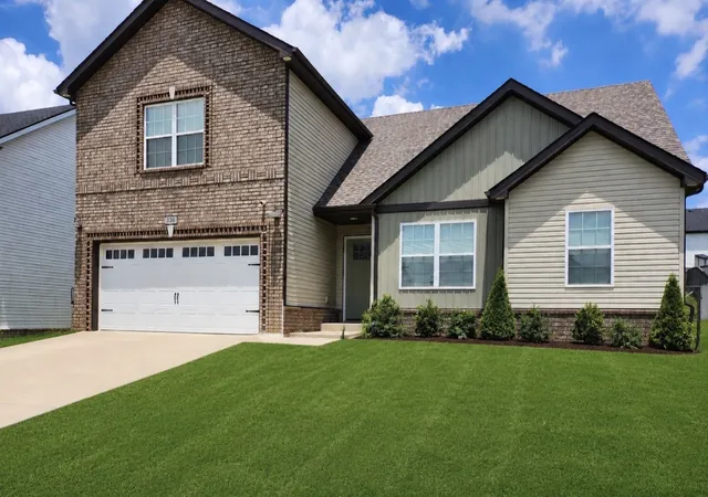 Homes for sale in Clarksville, TN | 386 Dugger Dr, Clarksville, TN 37042 | MLS# 3242350