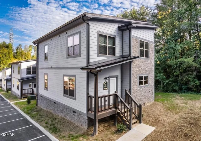 1st image of 576 Dollywood Lane #UNIT 9, Pigeon Forge, TN 37863 | MLS# 3299575