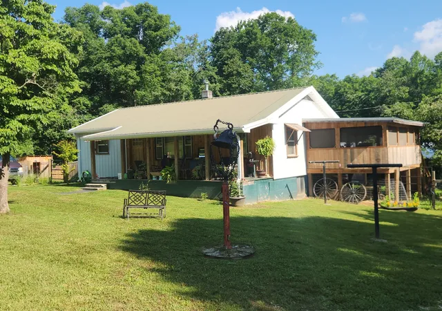 Homes for sale in Lancing, TN | 2888 Nashville Hwy, Lancing, TN 37770 | MLS# 3239827