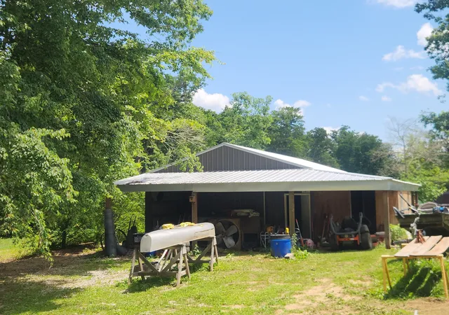 Homes for sale in Lancing, TN | 2888 Nashville Hwy, Lancing, TN 37770 | MLS# 3239827