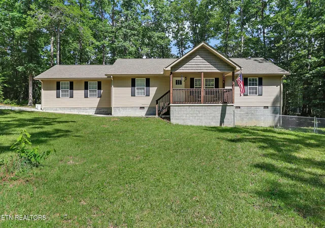 Photo 1 of Single family home for sale at 122 Jay Loop, Jamestown, TN 38556 | MLS# 3239835 | Listing updated on 2026-07-13