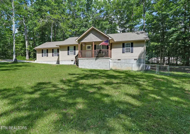 Photo 2 of Single family home for sale at 122 Jay Loop, Jamestown, TN 38556 | MLS# 3239835 | Listing updated on 2026-07-13