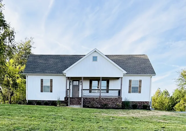Photo 1 of Single family home for sale at 6518 Carter Rd, Westmoreland, TN 37186 | MLS# 3242006 | Listing updated on 2026-08-28