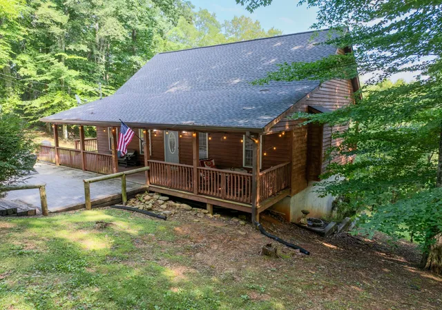 Homes for sale in Byrdstown, TN | 165 Kangaroo Ridge Rd, Byrdstown, TN 38549 | MLS# 3239841
