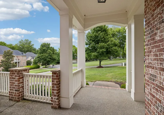 Photo 4 of Single family home for sale at 664 Ayrshire Cir, Franklin, TN 37064 | MLS# 3242149 | Listing updated on 2026-09-04