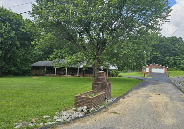 Homes for sale in Palmer, TN | 450 Main St, Palmer, TN 37365 | MLS# 3239889