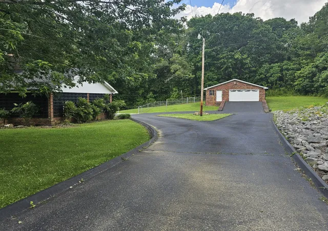 Homes for sale in Palmer, TN | 450 Main St, Palmer, TN 37365 | MLS# 3239889