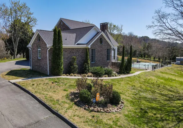 Photo 3 of Mansion for sale at 3700 Moreland Dr Ne, Cleveland, TN 37312 | MLS# 3239857 | Listing updated on 2026-09-04