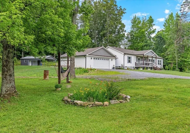 Homes for sale in Athens, TN | 204 County Road 439, Athens, TN 37303 | MLS# 3239876