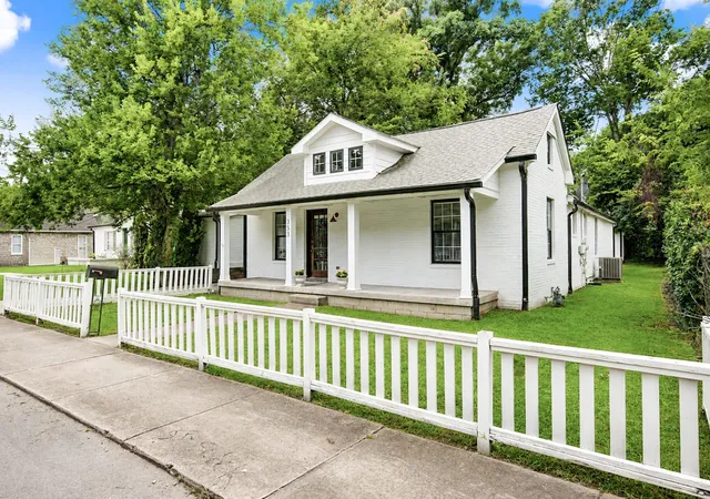 1st image of 353 9th Ave N, Franklin, TN 37064 | MLS# 3242719