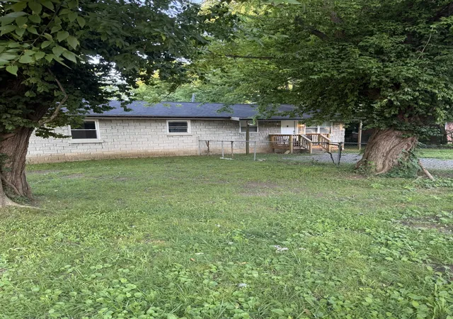1st image of 310 Braden St, Hopkinsville, KY 42240 | MLS# 3246133