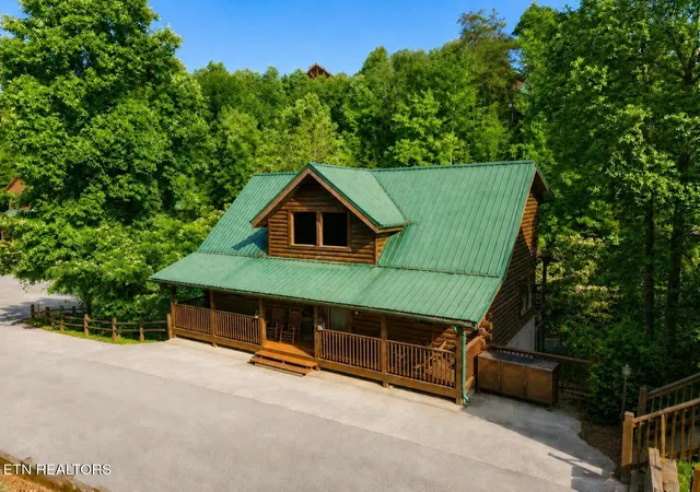 Photo 1 of Single family home for sale at 620 Chickasaw Gap Way, Pigeon Forge, TN 37863 | MLS# 3239922 | Listing updated on 2026-09-19