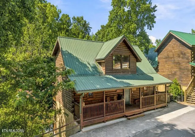 Photo 3 of Single family home for sale at 620 Chickasaw Gap Way, Pigeon Forge, TN 37863 | MLS# 3239922 | Listing updated on 2026-09-19