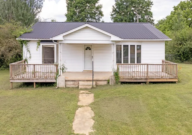 Homes for sale in Pikeville, TN | 14329 Lower East Valley Road, Pikeville, TN 37367 | MLS# 3239945