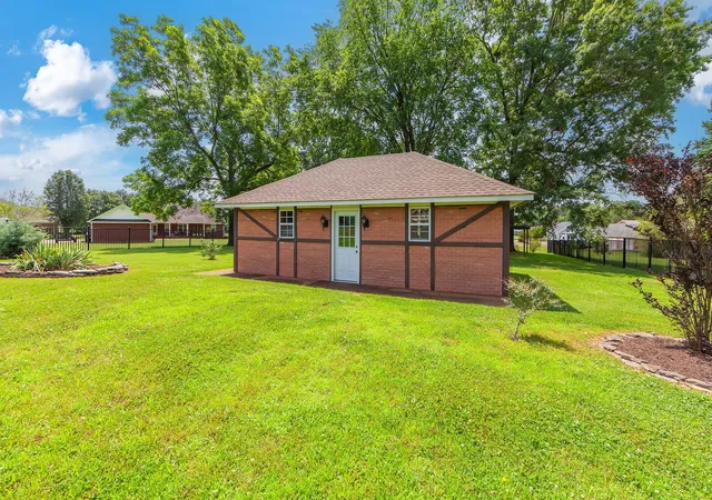 Homes for sale in Humboldt, TN | 2812 Chere Carol Rd, Humboldt, TN 38343 | MLS# 3241952