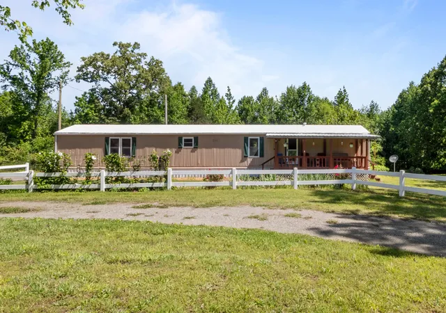 Homes for sale in Camden, TN | 3310 Shiloh Church Rd, Camden, TN 38320 | MLS# 3244087