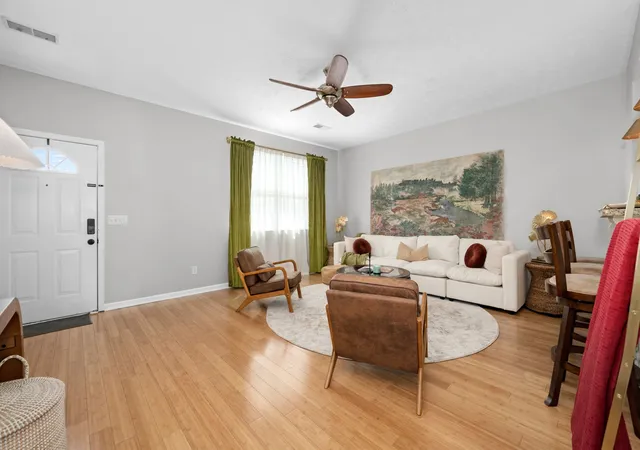 Photo 4 of Townhouse for sale at 914 Spence Enclave Ct, Nashville, TN 37210 | MLS# 3242808 | Listing updated on 2026-09-06