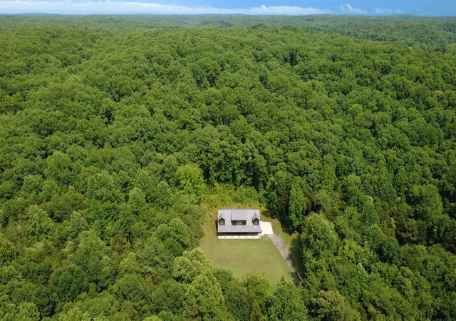 Homes for sale in Nunnelly, TN | 7075 Pinewood Rd, Nunnelly, TN 37137 | MLS# 3244486