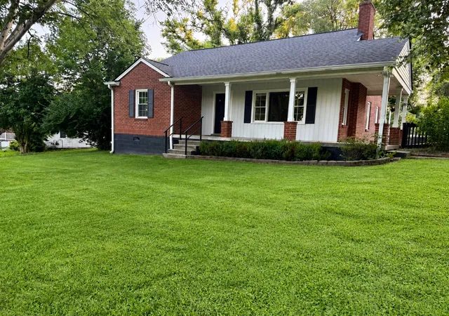 Homes for sale in Columbia, TN | 505 W 15th St, Columbia, TN 38401 | MLS# 3242192