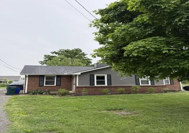 Homes for sale in White House, TN | 710 Calista Rd, White House, TN 37188 | MLS# 3242080
