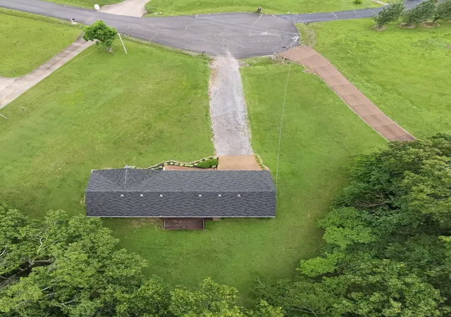 2nd image of 110 Needham Ln, Burns, TN 37029 | MLS# 3251604