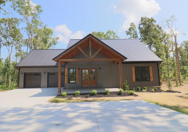 Homes for sale in Summertown, TN | 2941 Summertown Hwy, Summertown, TN 38483 | MLS# 3256059