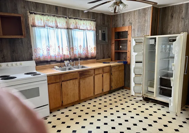 Photo 2 of Sale Pending at 301 Edgewood St, Lafayette, TN 37083 | MLS# 3242449 | Listing updated on 2026-08-19