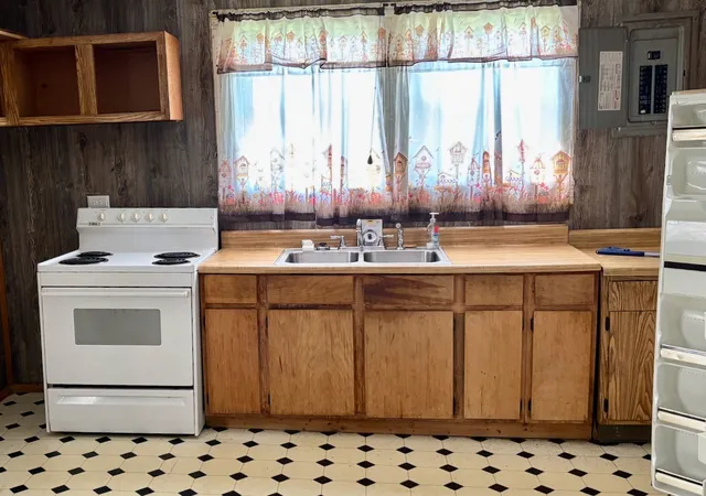 Photo 3 of Sale Pending at 301 Edgewood St, Lafayette, TN 37083 | MLS# 3242449 | Listing updated on 2026-08-19