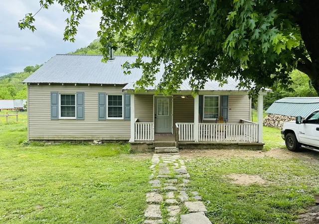 Homes for sale in Celina, TN | 1611 Knob Creek Rd, Celina, TN 38551 | MLS# 3242184