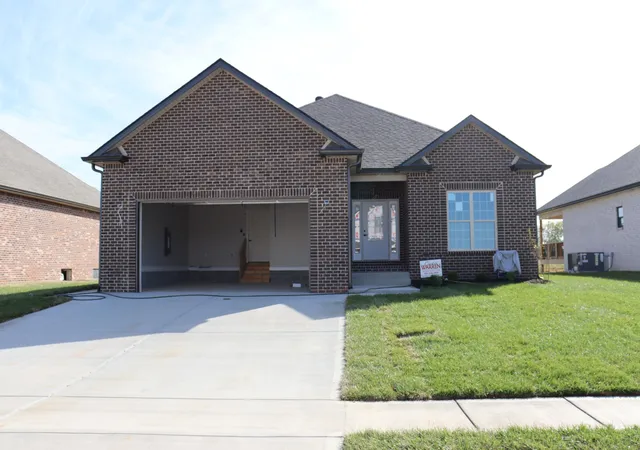 Single family home for sale at 225 Harvest Moon Dr, Clarksville, TN 37043 | MLS# 3242422