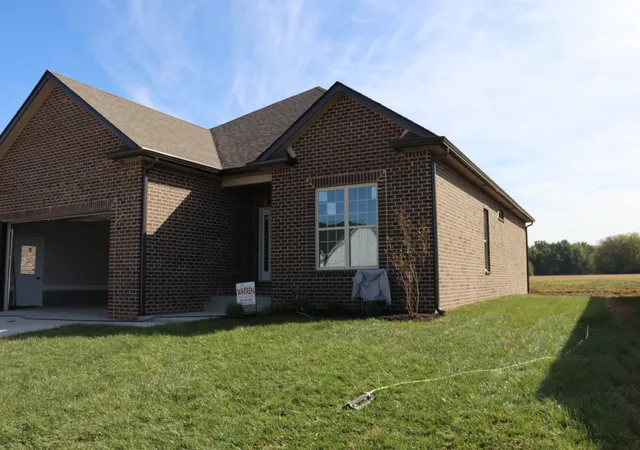 Photo 3 of Single family home for sale at 225 Harvest Moon Dr, Clarksville, TN 37043 | MLS# 3242422 | Listing updated on 2026-10-09