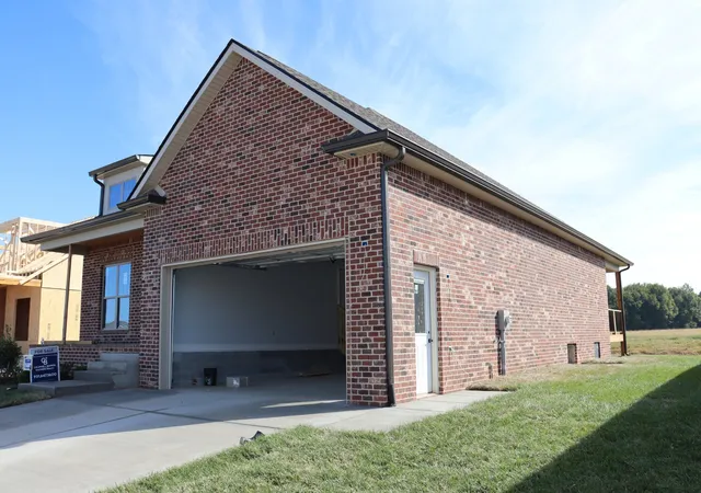 Photo 2 of Single family home for sale at 229 Harvest Moon Dr, Clarksville, TN 37043 | MLS# 3242424 | Listing updated on 2026-10-09