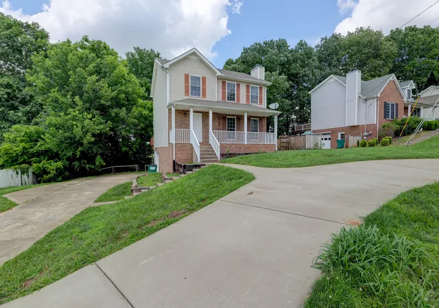 2nd image of 2587 Elkmont Dr, Clarksville, TN 37040 | MLS# 3242297