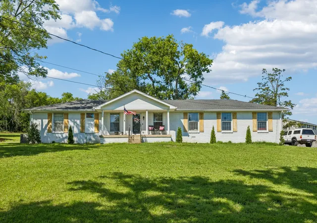 Photo 2 of Single family home for sale at 301 Northside Dr, Madison, TN 37115 | MLS# 3242650 | Listing updated on 2026-07-29
