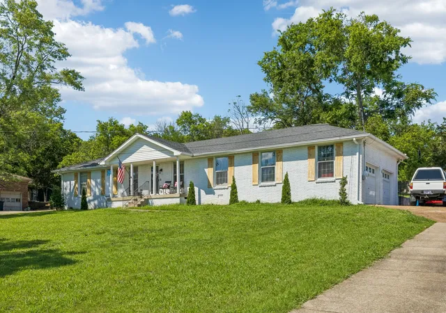 Photo 3 of Single family home for sale at 301 Northside Dr, Madison, TN 37115 | MLS# 3242650 | Listing updated on 2026-07-29