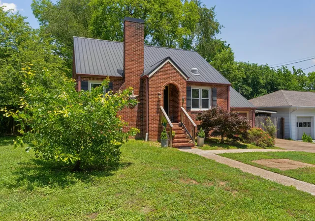 Photo 2 of Single family home for sale at 19 Kingston St, Chattanooga, TN 37415 | MLS# 3242296 | Listing updated on 2026-09-14