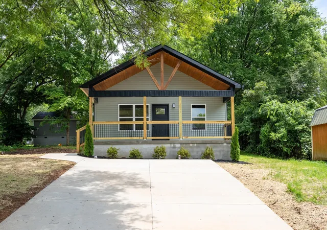 Homes for sale in Cleveland, TN | 979 East Street Se, Cleveland, TN 37311 | MLS# 3269760