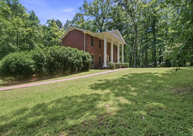 Homes for sale in Burns, TN | 1225 Johnny Hall Rd, Burns, TN 37029 | MLS# 3243437