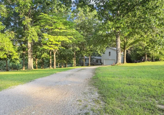 2nd image of 555 Fire Tower Rd, Dickson, TN 37055 | MLS# 3242668