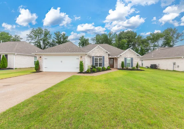 Homes for sale in Jackson, TN | 54 Golden Brooke Dr, Jackson, TN 38305 | MLS# 3242482