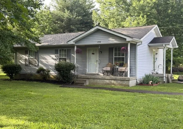 Homes for sale in Chapmansboro, TN | 1337 Oaklawn Rd, Chapmansboro, TN 37035 | MLS# 3242855